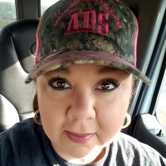 Meet your Posher, Sandra - Picture 1 of 1